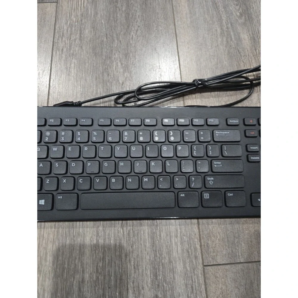 Dell KB213P Wired USB Multimedia Keyboard Black 104-Key 0XD31W Tested